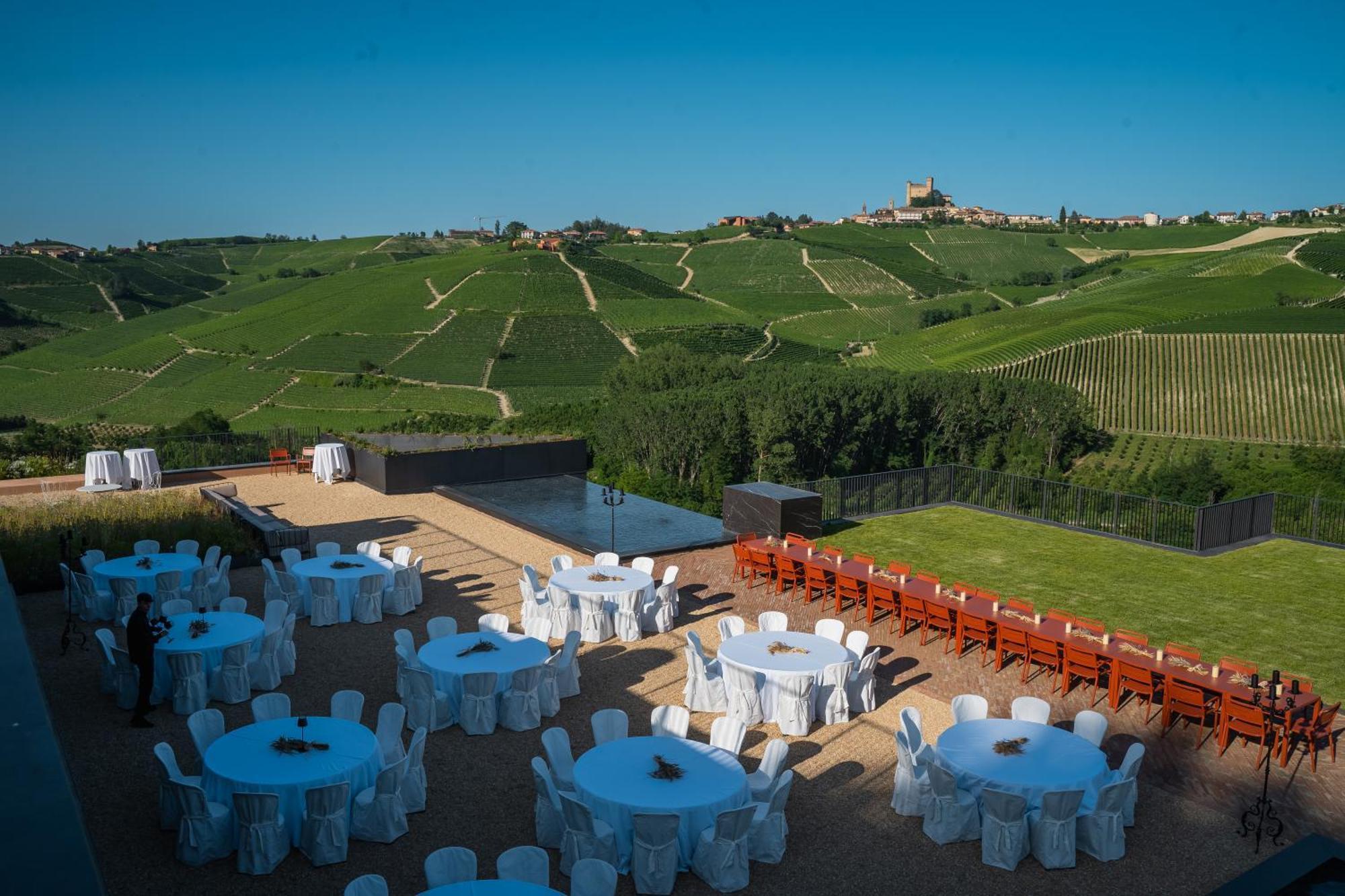 Monforte dʼAlba Foresteria, Winery & Events Destination מראה חיצוני תמונה